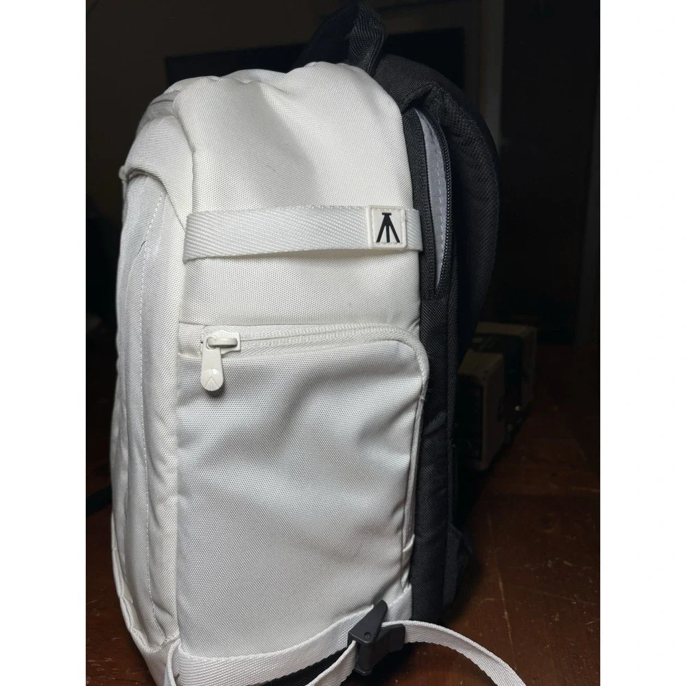Manfrotto Camera Bag shoulder sling Backpack Style MB SSC3-2SW White